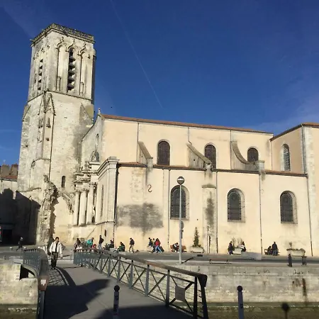 Apartment Centre Pres Du Port Avec Parking Et Wifi La Rochelle (Charente-Maritime)