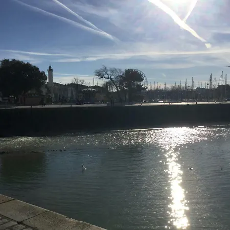 公寓 Centre Pres Du Port Avec Parking Et Wifi 拉罗歇尔